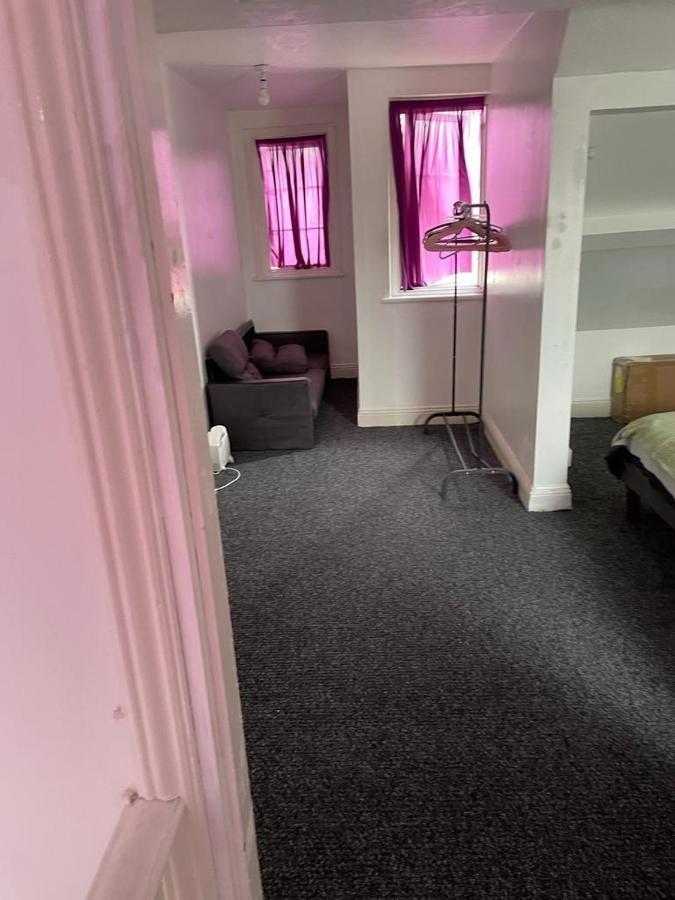 One Room To Stay With Fantastic Host ロンドン エクステリア 写真