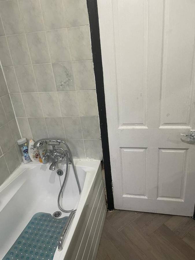 One Room To Stay With Fantastic Host ロンドン エクステリア 写真
